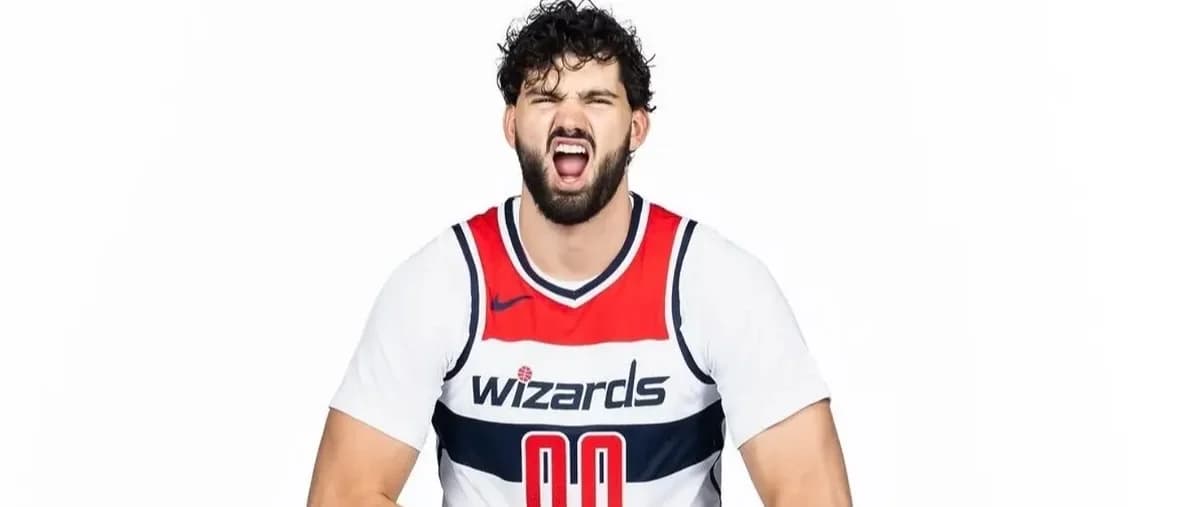 Vukcevic sufre pinzamiento de cadera y duda para inicio de temporada