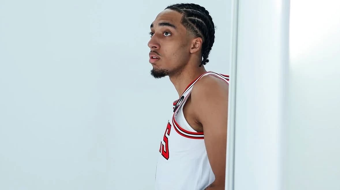 Noa Essengue mejora en el campamento de Chicago Bulls