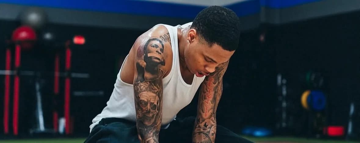 Jordan Hawkins firma contrato dual con los Bulls