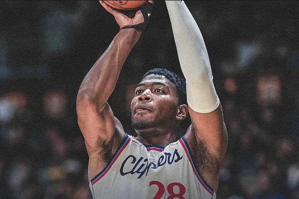 Clippers ganan a Warriors en el estreno de pretemporada
