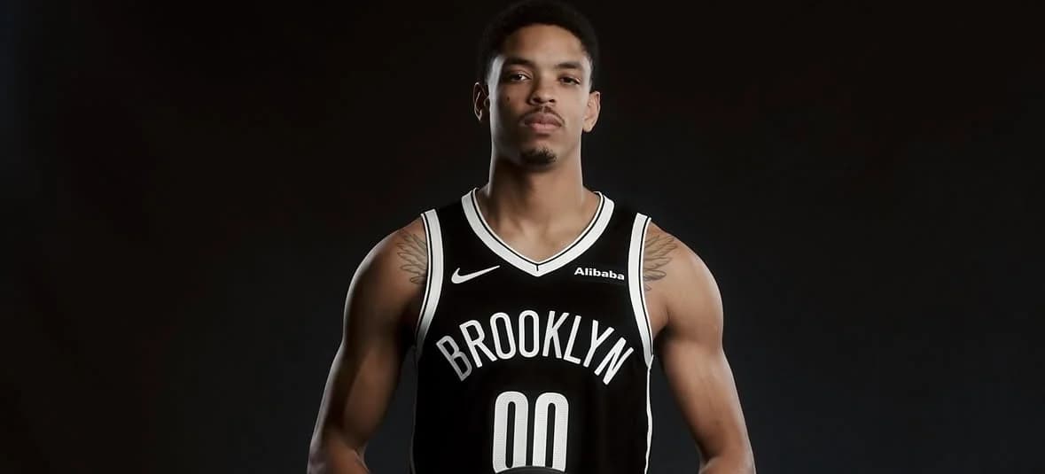 Josh Minott renueva con Nets sin plaza fija en la rotación