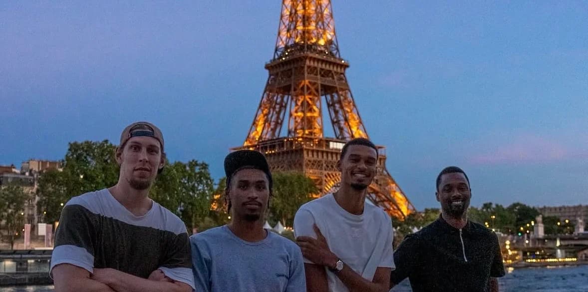 Wembanyama llevó a varios compañeros a Francia este verano
