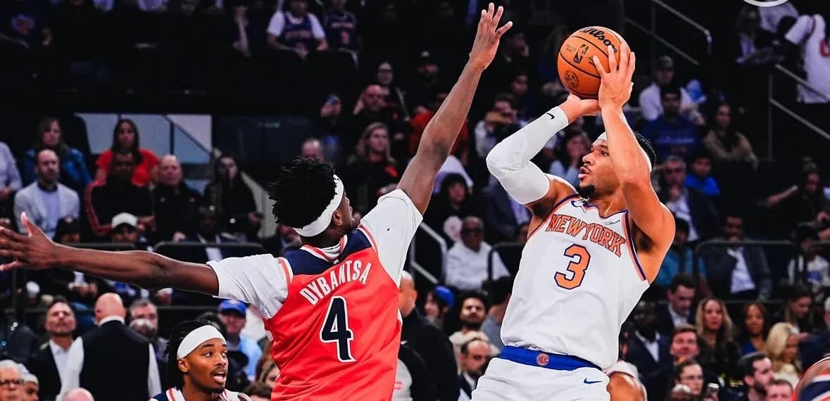 Mike Brown avisa a los suplentes de los Knicks tras un mal entrenamiento: «Esos cinco van a jugar; todos los demás, estáis peleando»