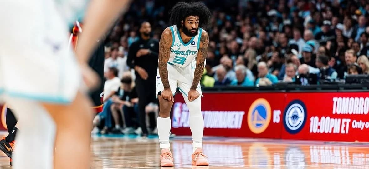 Coby White se une a una enfermería llena
