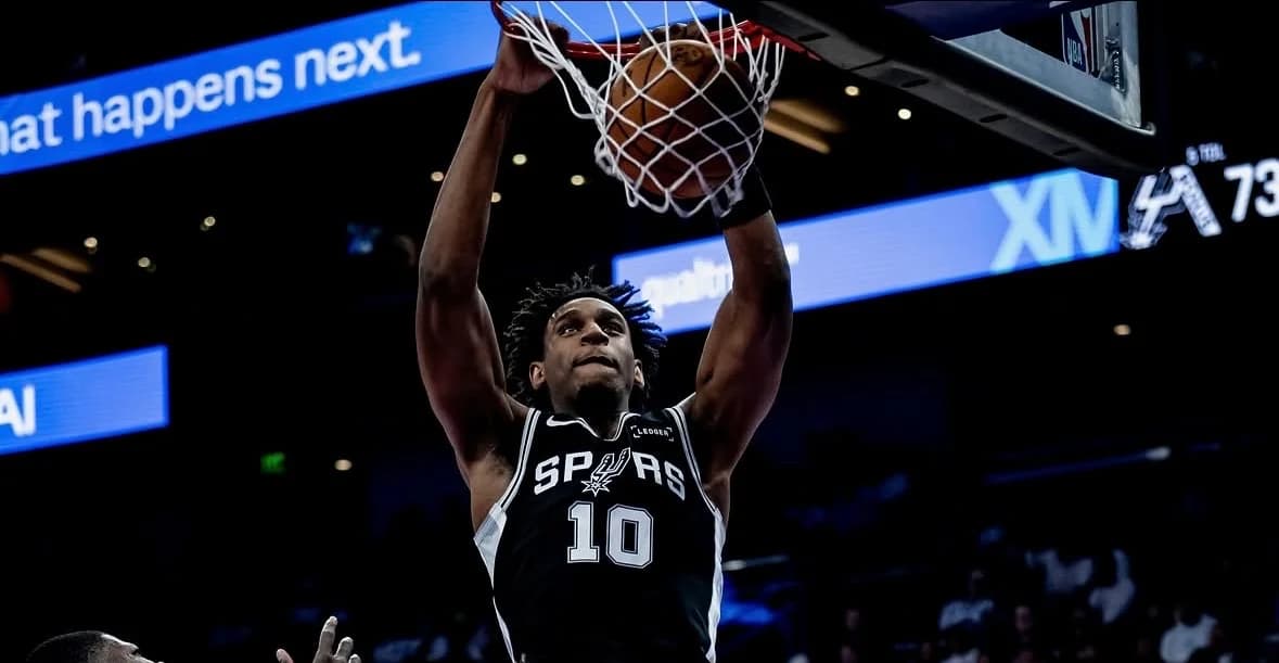 Tarris Reed Jr. destaca con 17 rebotes y 4 robos en pretemporada