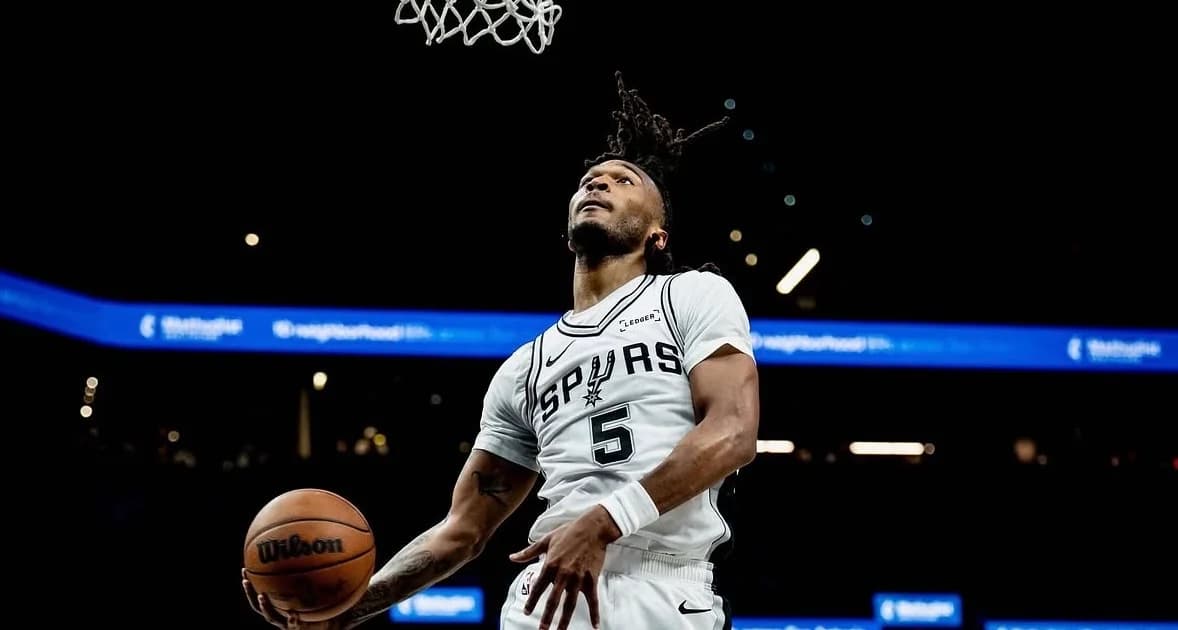 Spurs buscan crecer con sus tres bases para defender el Oeste