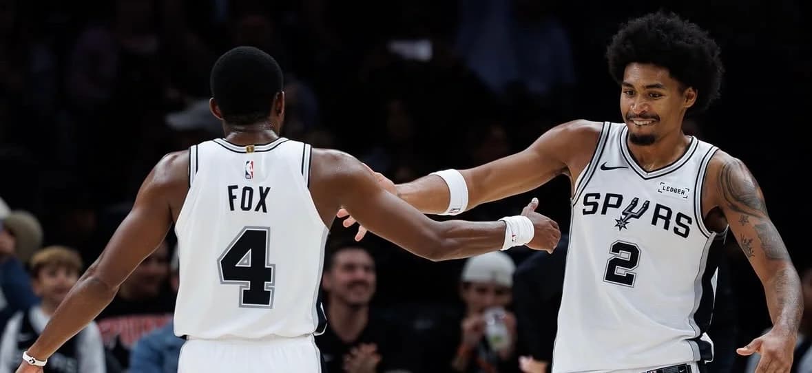 Spurs prueban quinteto con tres bases en pretemporada