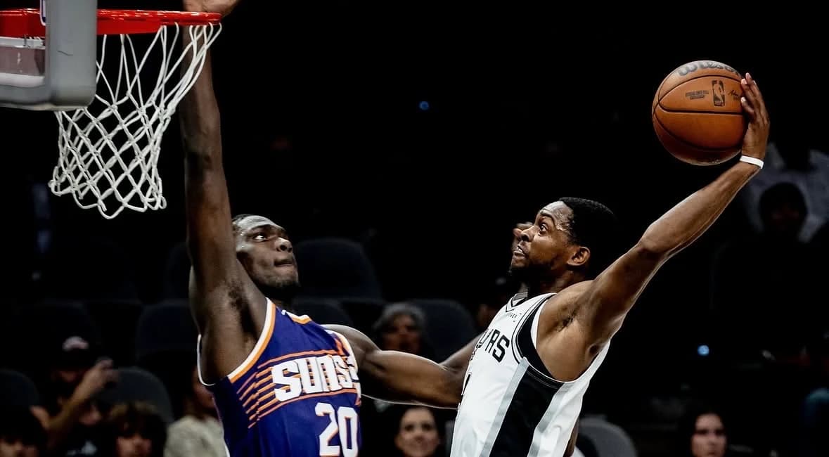 Spurs abrirán la temporada con un quinteto de tres bases