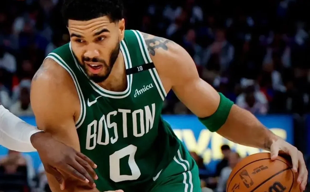 Tatum anulado por Ausar Thompson en la derrota de Celtics