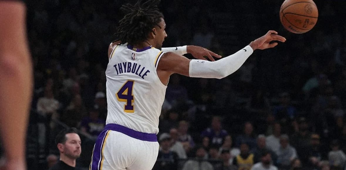 Lakers y sus fichajes con poca experiencia en playoffs