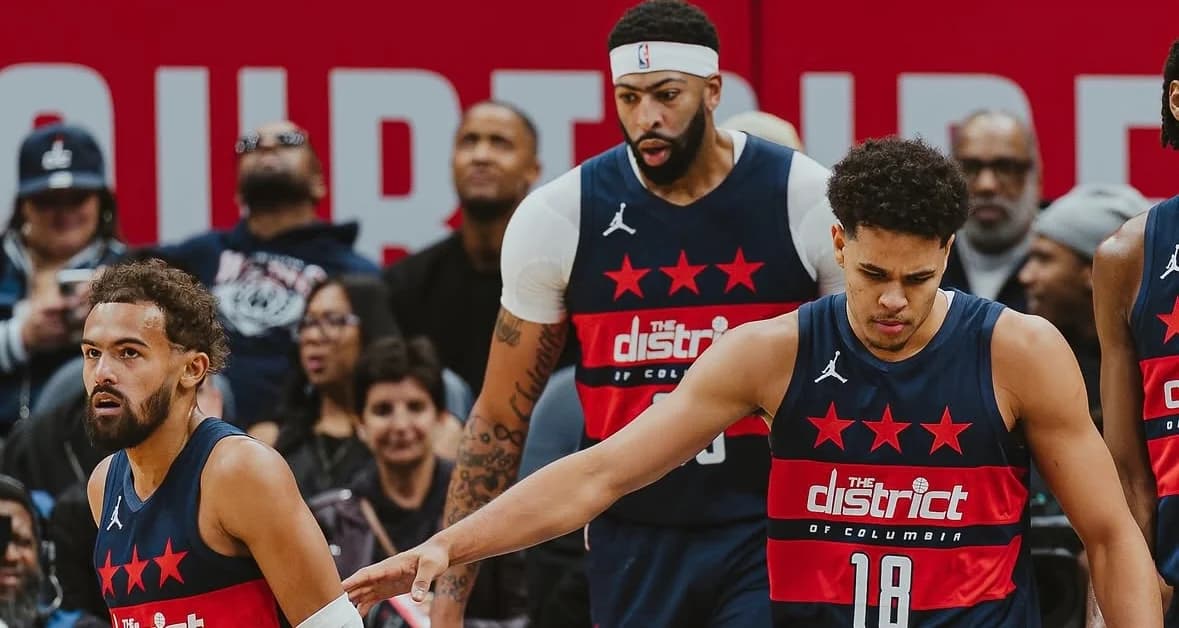 Trae Young y Anthony Davis debutan juntos en temporada regular
