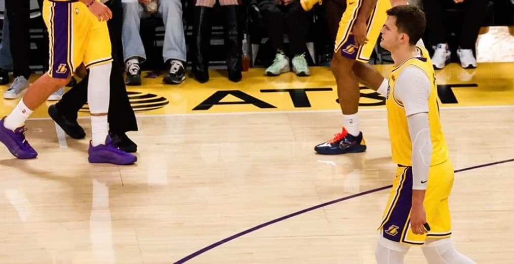 Walker Kessler logra 12 de 12 en su debut con los Lakers