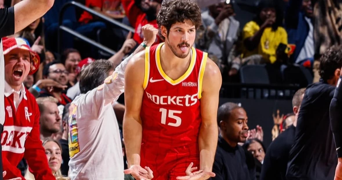 Houston destaca forzando pérdidas en su estreno