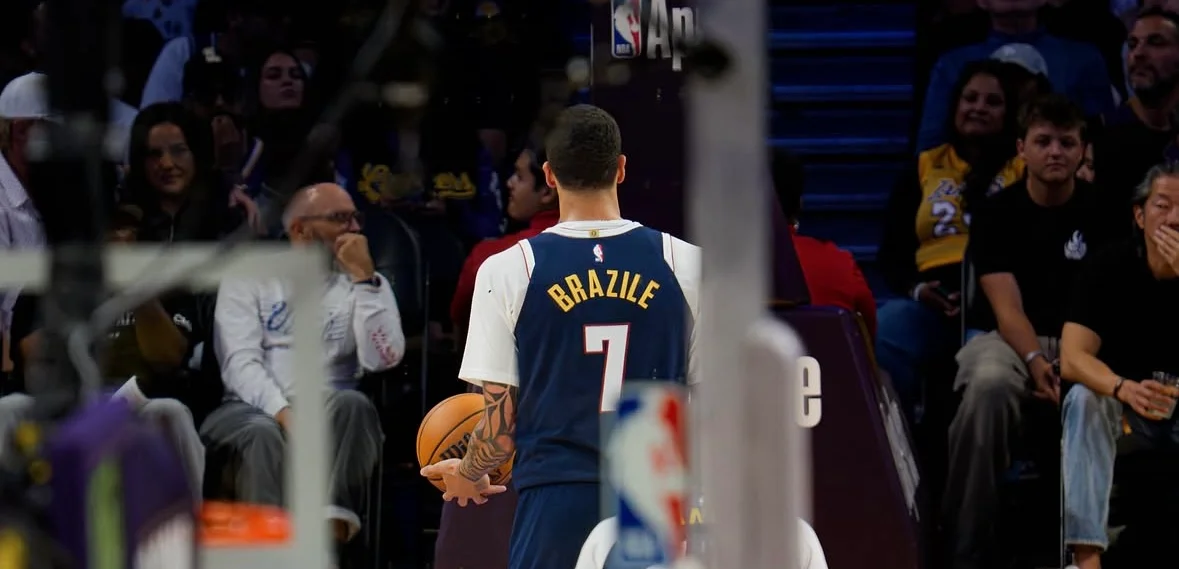 Trevon Brazile destaca con 12 rebotes en su debut con los Nuggets