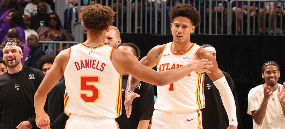 Hawks logran mayor victoria en su historia ante Hornets