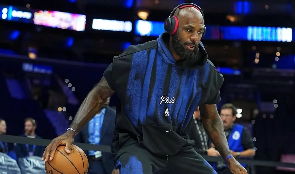 LeBron no busca un rol fijo como center en los Sixers