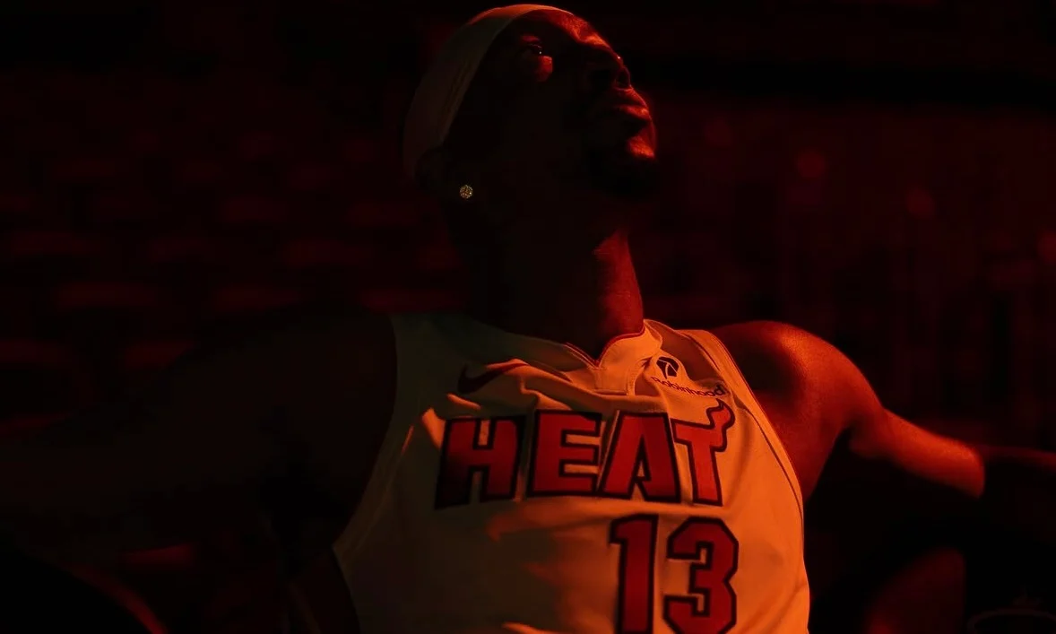 Adebayo cerca de superar récord de rebotes de Haslem en Miami