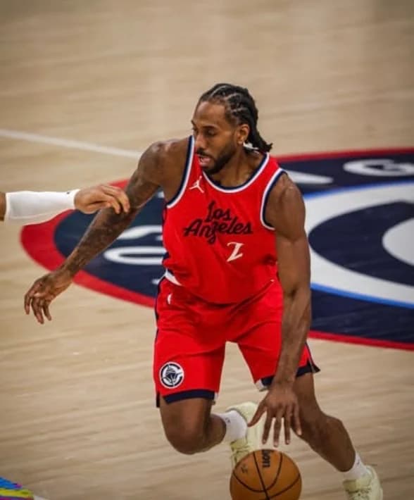 Clippers sancionados con multa y pérdida de cinco primeras rondas
