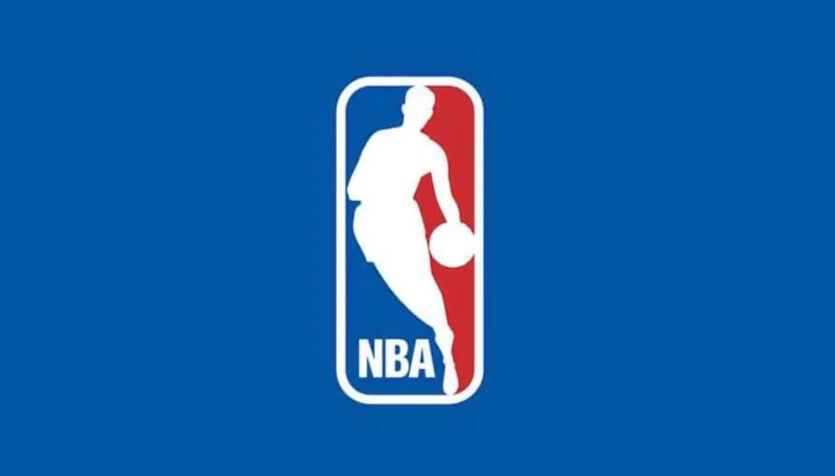 Por qué la NBA firma y corta jugadores el mismo día en septiembre
