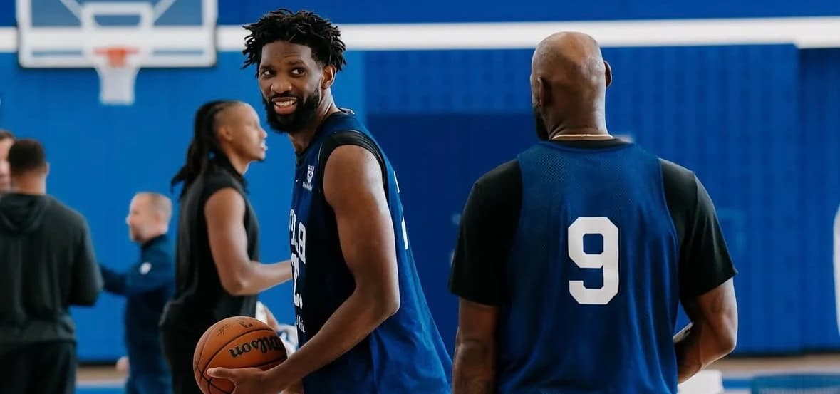 LeBron desmiente que regañara a Embiid