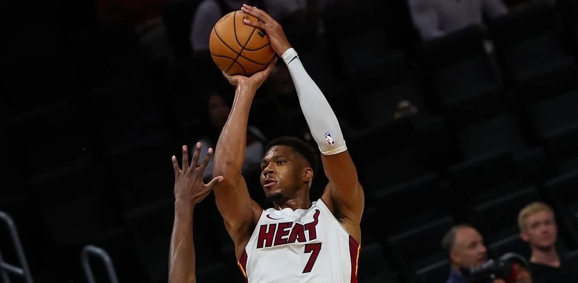 Giannis tiene que adaptarse al ritmo que proponen los Heat