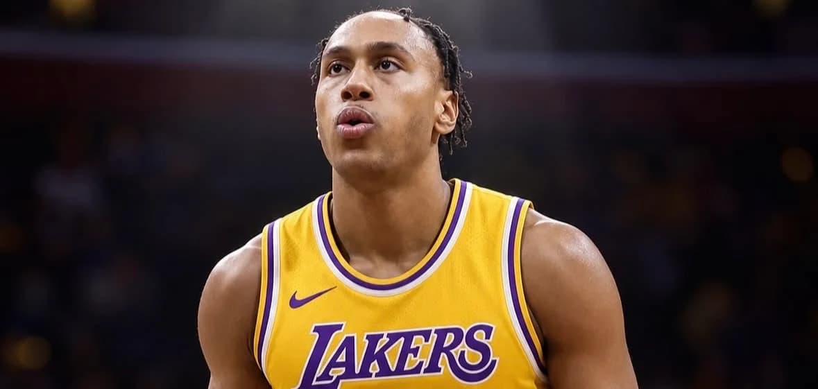 Los Lakers fichan a Rafael Castro y cortan a William Kyle III