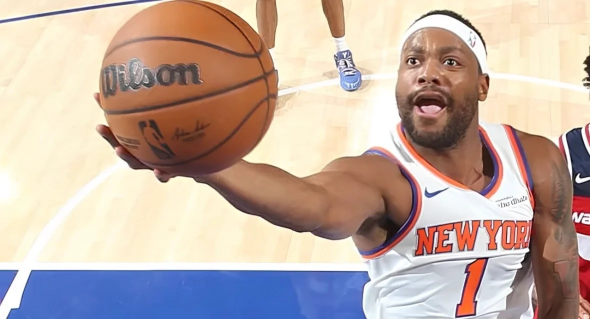 Mike Brown elogia a Bruce Brown en la pelea por un puesto en Knicks