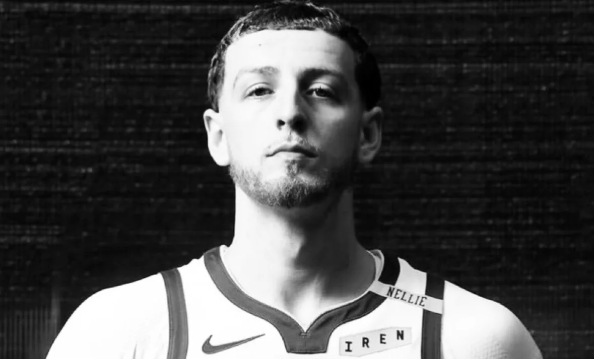 Brandin Podziemski baja ante Lakers en la NBA
