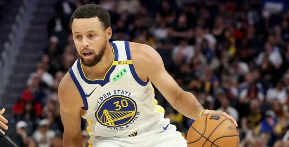 Curry jugará ante Lakers en el estreno tras lesión