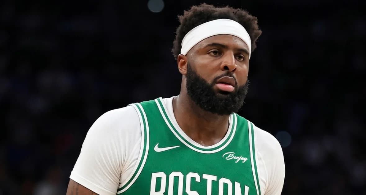 Mitchell Robinson sufre en su debut con los Celtics