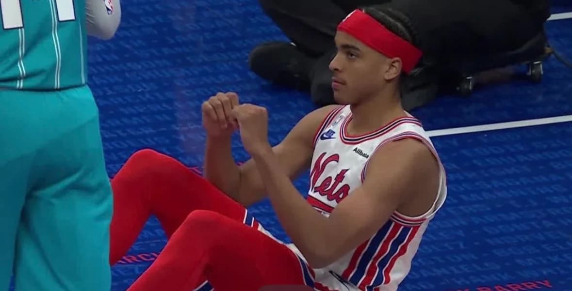 Mikel Brown Jr. limitado tras esguince en debut con Nets