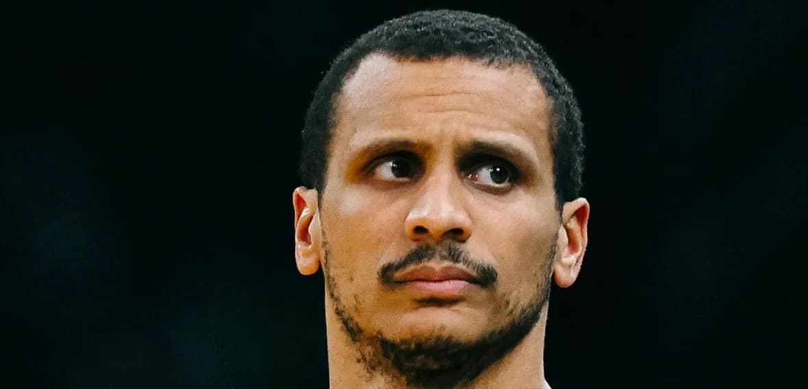 Mazzulla muestra impaciencia sobre preguntas de Tatum y Brown