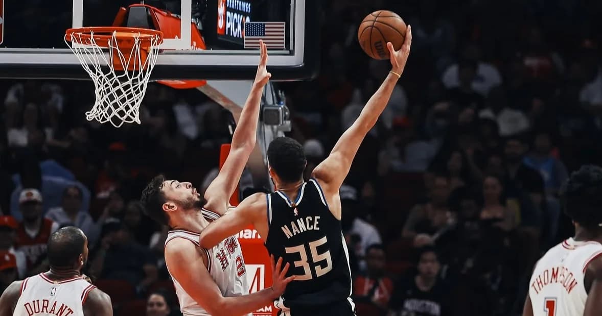 Pete Nance rechazó ofertas de Sixers y Lakers para seguir en Bucks