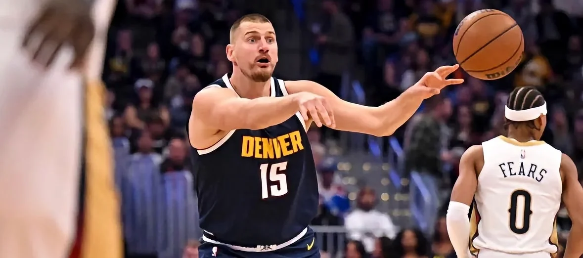 Jokic alcanza su triple-doble número 200 en la NBA